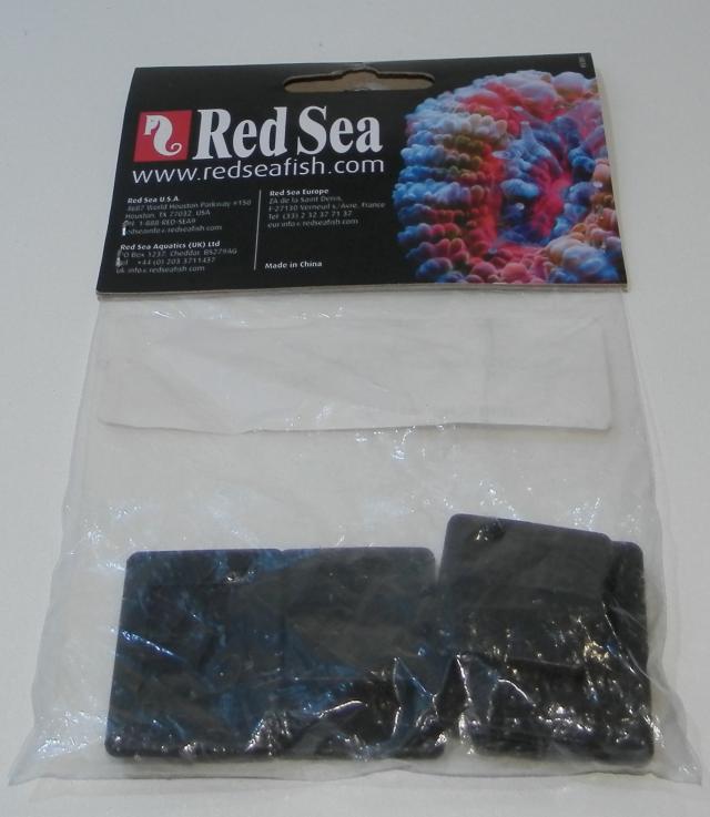 Red sea hanging clips